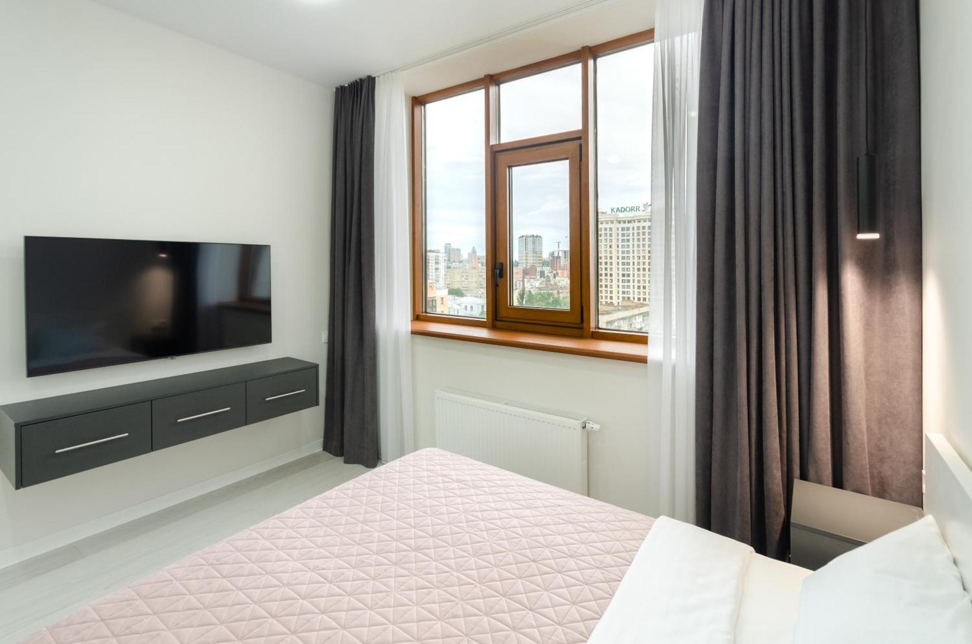 Petrovdom Inn Rc Diplomat Hall -The Smart Hotel Apartment Panoramic City View I Киев Экстерьер фото